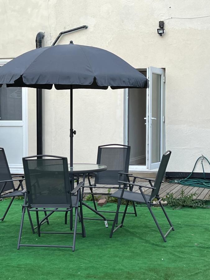 Wisdom Care: The Orpington Cutie Hotel Kültér fotó